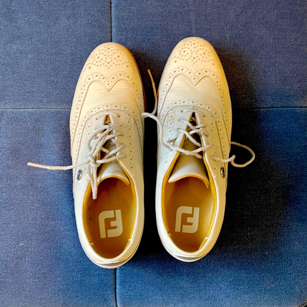 Women’s size 7 Foot Joy golf shoes
